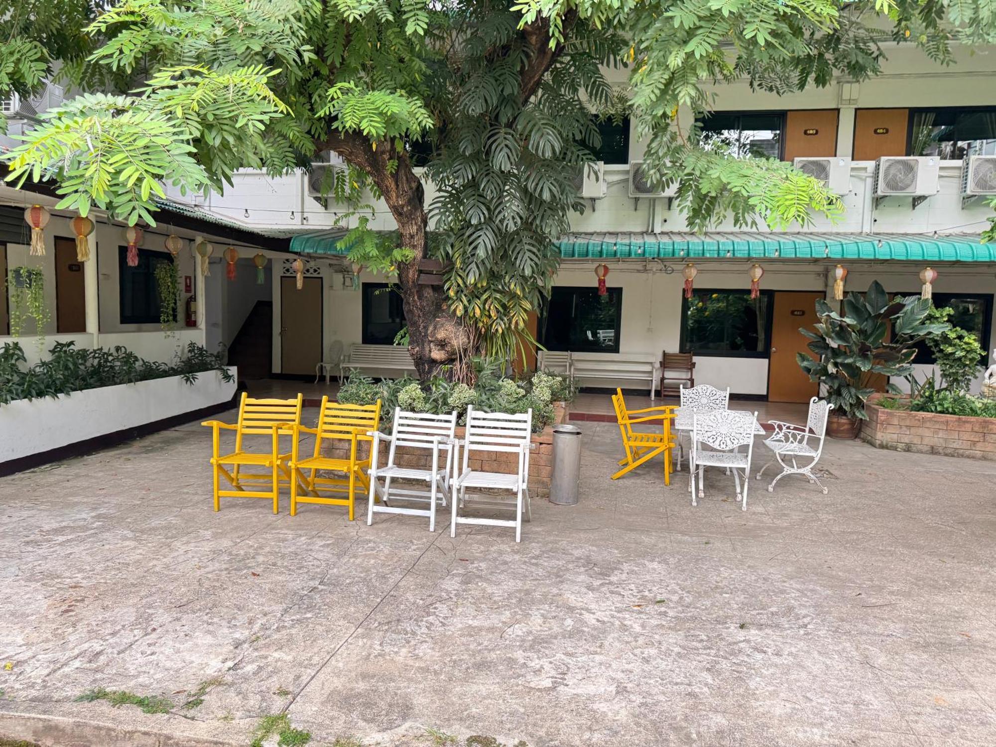 Collection O Khu Mueang Near Tha Phae Gate Formerly Lai Thai Guesthouse Chiang Mai Exterior foto